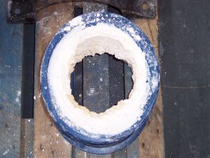 Incrustación de cal en tubería de agua